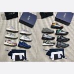 DIOR B30 ドンカーブルー スニーカー 正面 – 型番3SN279ZRD-H520