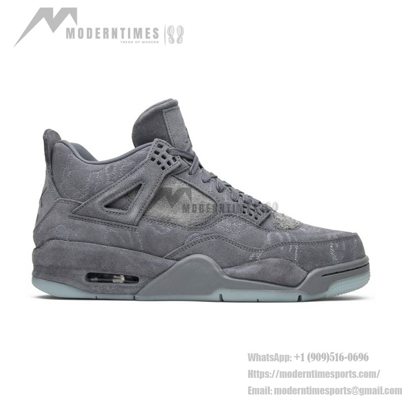 KAWS x エアジョーダン 4 レトロ "クールグレー" 930155-003 - プレミアム限定版スニーカー プレミアムスエード素材を使用したクールグレーのKAWS x エアジョーダン 4 レトロ "クールグレー" 930155-003 スニーカーの側面図