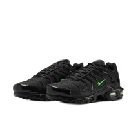 Nike Air Max Plus DM0032-024 Black Green Strike TN Sneakers – Neon Techwear Streetwear Shoes for Men