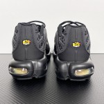 Nike Air Max Plus Black Honey IQ0287-010 TN sneakers with honeycomb pattern upper