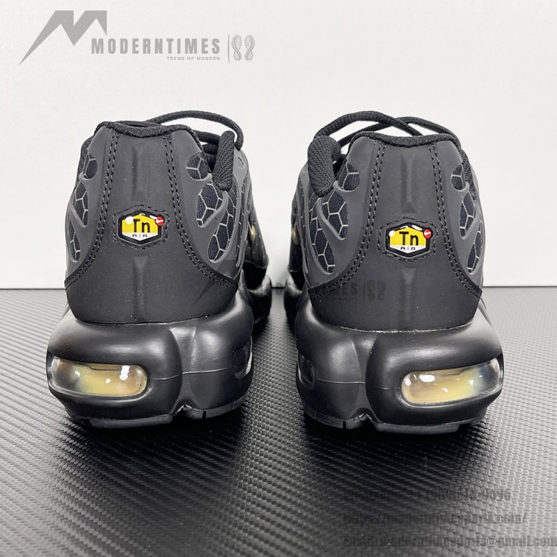 Nike Air Max Plus Black Honey IQ0287-010 TN sneakers with honeycomb pattern upper