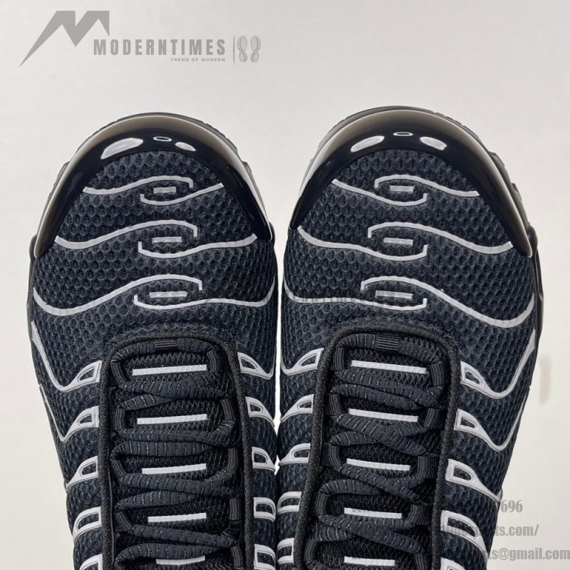 Nike Air Max Plus HQ3029-001 Black Reflective Metallic Silver TN sneakers with reflective streetwear styling