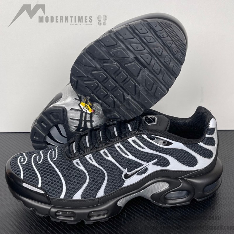 Nike Air Max Plus HQ3029-001 Black Reflective Metallic Silver TN sneakers with reflective streetwear styling