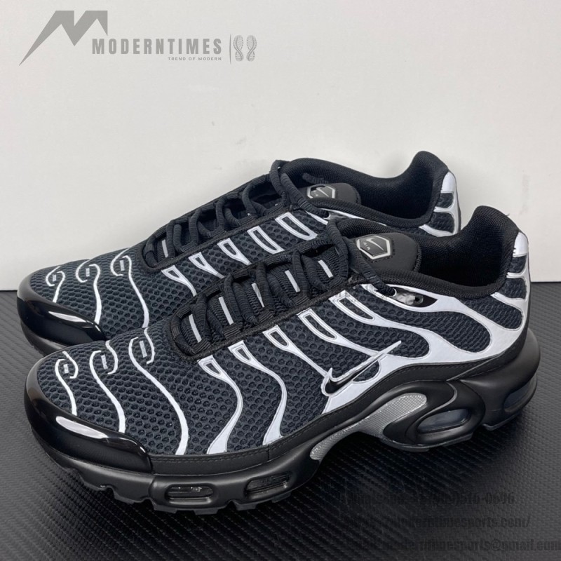 Nike Air Max Plus HQ3029-001 Black Reflective Metallic Silver TN sneakers with reflective streetwear styling