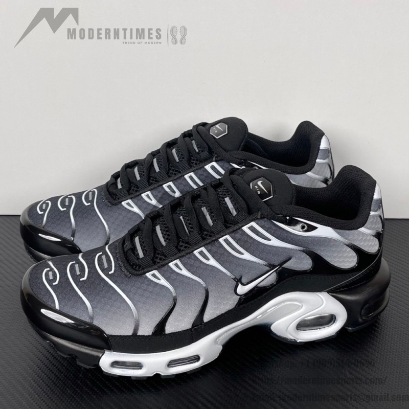 Nike Air Max Plus DM0032-003 Black White Gradient TN sneakers with monochrome streetwear styling