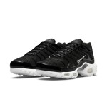 Nike Air Max Plus DM2362-001 Black White Reverse Gradient TN sneakers with monochrome streetwear styling