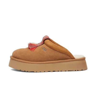 UGG レディース タズル スリッパ チェスナット 1152677 - タッセル付きシープスキンプラットフォームスリッパ