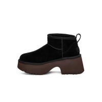 UGG クラシック ウルトラ ミニ ニューハイツ：快適さと大胆な厚底デザインの融合