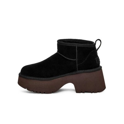 UGG クラシック ウルトラ ミニ ニューハイツ：快適さと大胆な厚底デザインの融合