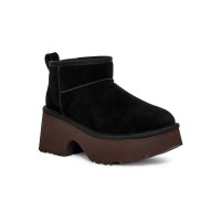 UGG クラシック ウルトラ ミニ ニューハイツ：快適さと大胆な厚底デザインの融合