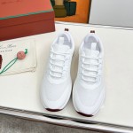 Loro Piana FAM1718-1000 weiße Ledersneaker Loro Piana FAM1718-1000 weiße Sneaker Vorderansicht mit roten Details
