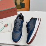 Loro Piana FAM1718-F3DW marineblaue Ledersneaker Loro Piana FAM1718-F3DW marineblaue Sneaker Vorderansicht mit grauen und braunen Details