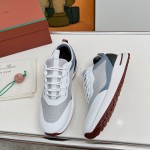 Loro Piana FAM1718-1000 weiße Ledersneaker Loro Piana FAM1718-1000 weiße Sneaker Vorderansicht mit roten Details