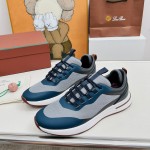 Loro Piana FAM1718-F3DW marineblaue Ledersneaker Loro Piana FAM1718-F3DW marineblaue Sneaker Vorderansicht mit grauen und braunen Details