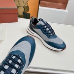 Loro Piana FAM1718-F3DW marineblaue Ledersneaker Loro Piana FAM1718-F3DW marineblaue Sneaker Vorderansicht mit grauen und braunen Details