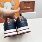 Loro Piana FAM1718-F3DW marineblaue Ledersneaker Loro Piana FAM1718-F3DW marineblaue Sneaker Vorderansicht mit grauen und braunen Details