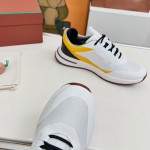 Loro Piana FAM1718-1000 weiße Ledersneaker Loro Piana FAM1718-1000 weiße Sneaker Vorderansicht mit roten Details