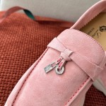 Loro Piana サマーチャームズ ウォーク ローファー FAE5444-30AT フラワリングチェリー 女性用 コンフォートシューズ 正面ビュー
