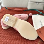 Loro Piana サマーチャームズ ウォーク ローファー FAE5444-30AT フラワリングチェリー 女性用 コンフォートシューズ 正面ビュー