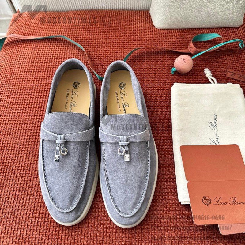 Loro Piana サマーチャームズ ウォーク ローファー FAE5444-W13O ブルーフローライト 女性用 コンフォートシューズ 正面ビュー