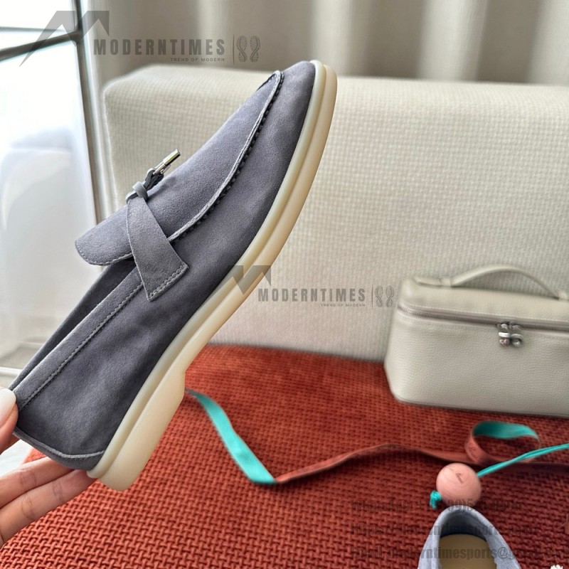 Loro Piana サマーチャームズ ウォーク ローファー FAE5444-W13O ブルーフローライト 女性用 コンフォートシューズ 正面ビュー