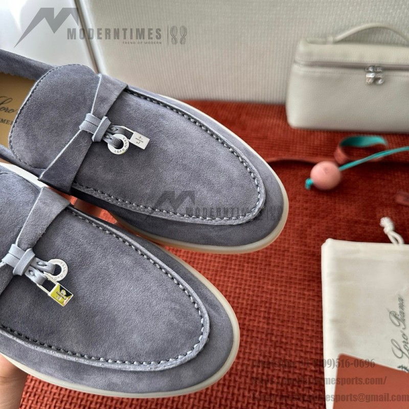 Loro Piana サマーチャームズ ウォーク ローファー FAE5444-W13O ブルーフローライト 女性用 コンフォートシューズ 正面ビュー