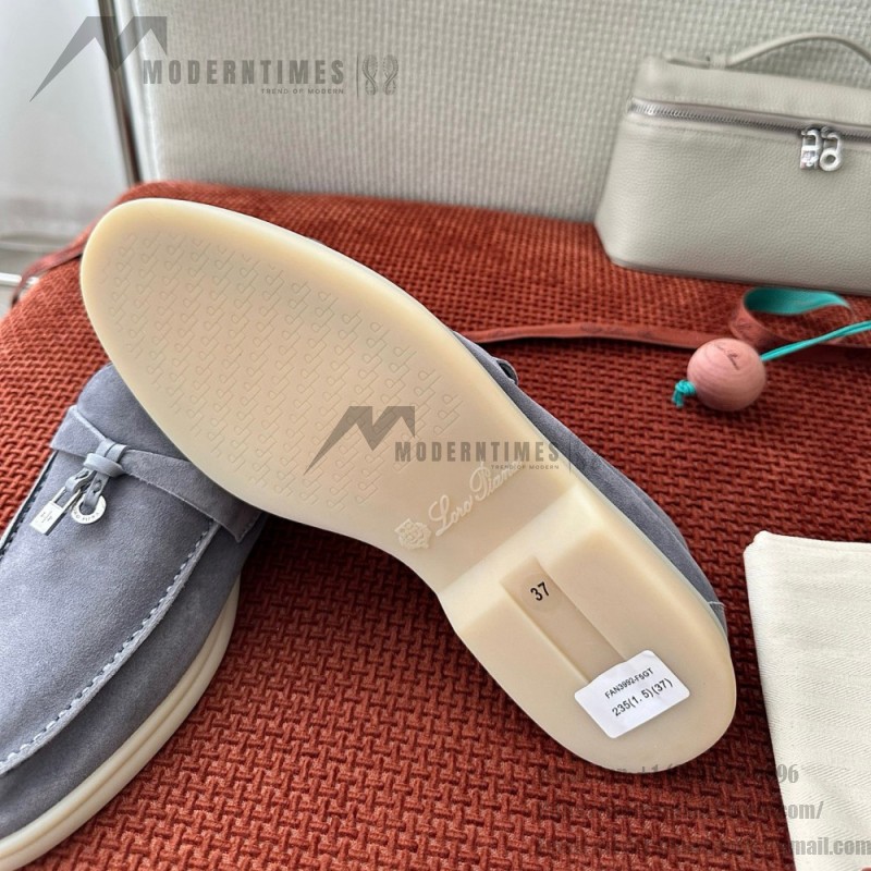 Loro Piana サマーチャームズ ウォーク ローファー FAE5444-W13O ブルーフローライト 女性用 コンフォートシューズ 正面ビュー
