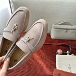 Loro Piana サマーチャームズ ウォーク ローファー FAE5444-30AT フラワリングチェリー 女性用 コンフォートシューズ 正面ビュー