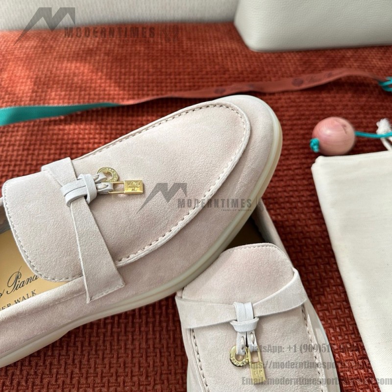 Loro Piana サマーチャームズ ウォーク ローファー FAE5444-30AT フラワリングチェリー 女性用 コンフォートシューズ 正面ビュー