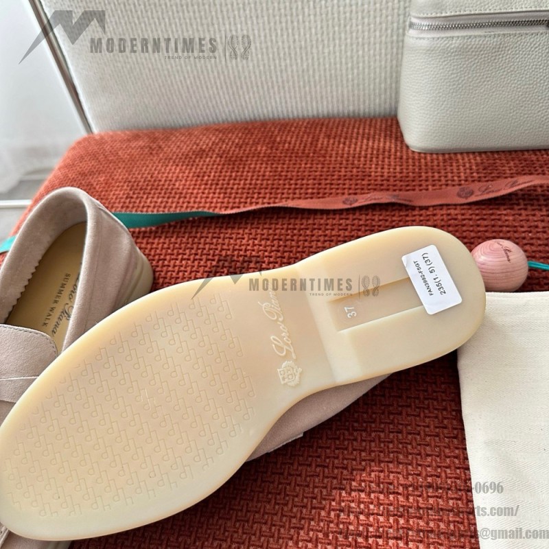 Loro Piana サマーチャームズ ウォーク ローファー FAE5444-30AT フラワリングチェリー 女性用 コンフォートシューズ 正面ビュー