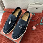 Loro Piana サマーチャームズ ウォーク ローファー FAE5444-W13O ブルーフローライト 女性用 コンフォートシューズ 正面ビュー
