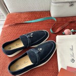 Loro Piana サマーチャームズ ウォーク ローファー FAE5444-W13O ブルーフローライト 女性用 コンフォートシューズ 正面ビュー