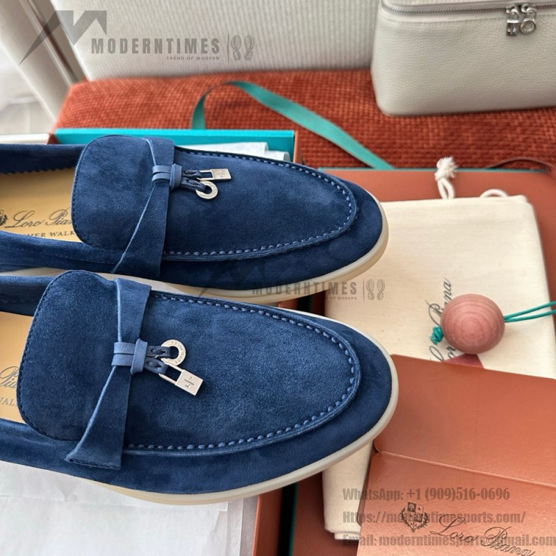 Loro Piana サマーチャームズ ウォーク ローファー FAE5444-W13O ブルーフローライト 女性用 コンフォートシューズ 正面ビュー