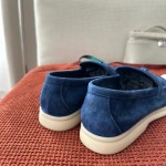 Loro Piana サマーチャームズ ウォーク ローファー FAE5444-W13O ブルーフローライト 女性用 コンフォートシューズ 正面ビュー