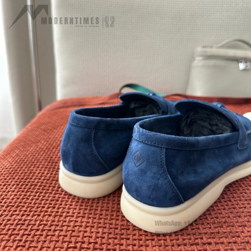 Loro Piana サマーチャームズ ウォーク ローファー FAE5444-W13O ブルーフローライト 女性用 コンフォートシューズ 正面ビュー