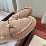 Loro Piana サマーチャームズ ウォーク ローファー FAE5444-30AT フラワリングチェリー 女性用 コンフォートシューズ 正面ビュー