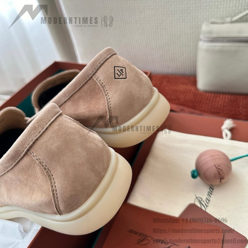 Loro Piana サマーチャームズ ウォーク ローファー FAE5444-30AT フラワリングチェリー 女性用 コンフォートシューズ 正面ビュー