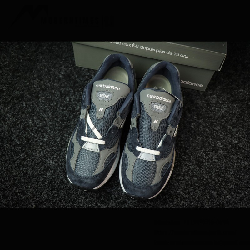 New Balance M992GG Navy Blue & Dark Grey Lifestyle Running Shoes New Balance M992GG Navy Blue and Dark Grey Sneakers Front View